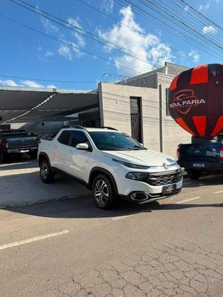 FIAT TORO 2.0 16V TURBO DIESEL FREEDOM 4WD AT9 FIAT TORO 2.0 16V TURBO DIESEL FREEDOM 4WD AT9